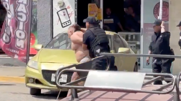 VIDEO: Detienen al luchador Shocker sin ropa y bastante alterado