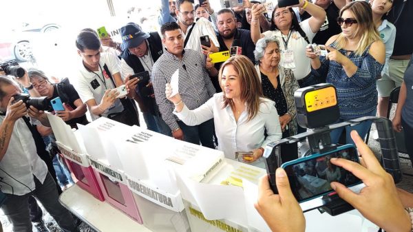 Lucy Meza acude a votar: "Hoy ganará el pueblo que quiere el cambio en Morelos"