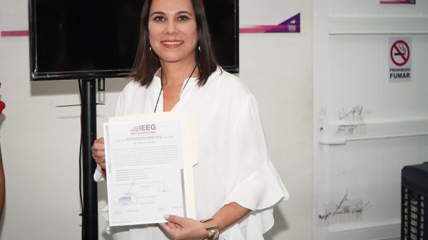 Lorena Alfaro es presidenta municipal electa de Irapuato y recibe constancia de mayoría de votos