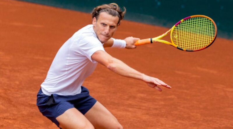 Diego Forlán: La estrella del fútbol que ahora brilla en el tenis