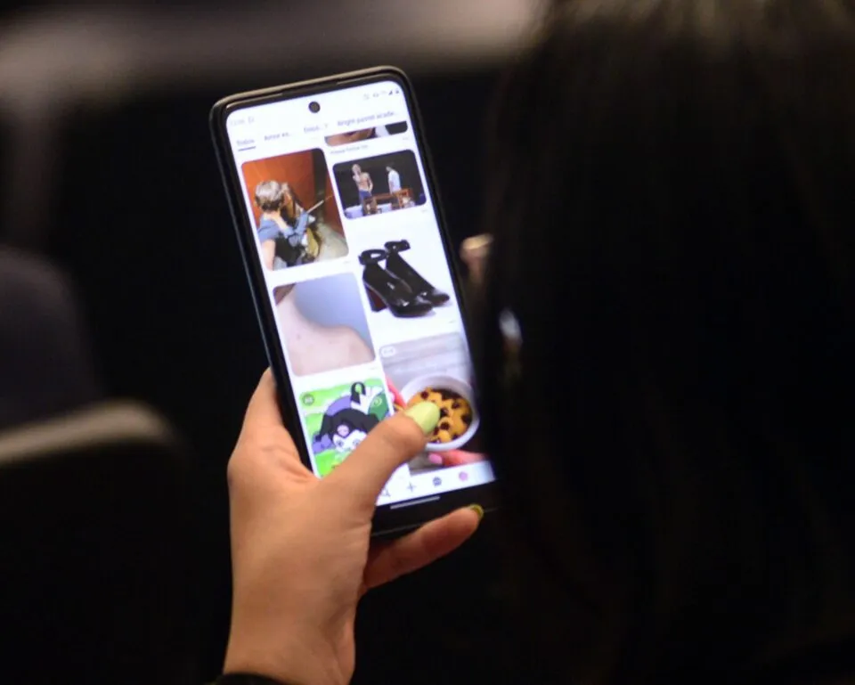 Redes sociodigitales siguen como principal fuente informativa de mexicanos