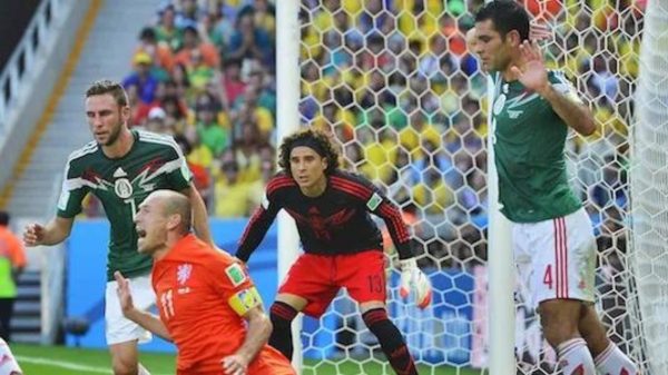 Rafael Márquez acepta contacto sobre Robben en Brasil 2014