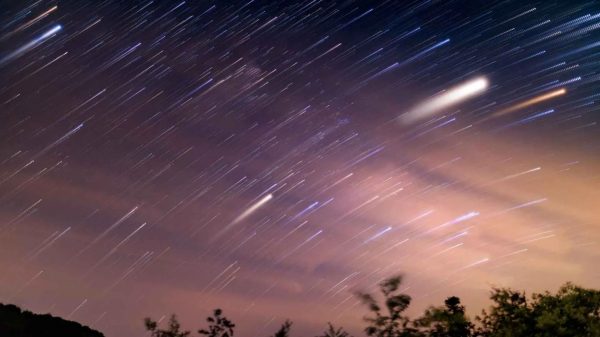 ¿Qué Sucede al Buscar “Lluvia de Estrellas” en Google? Una Experiencia Astronómica Virtual