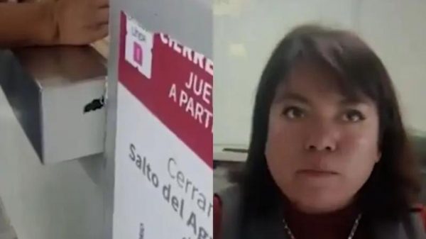 “No tengo pesos y hazle como quieras”: surge 'Lady Taquilla' e indigna a usuarios del Metro CDMX