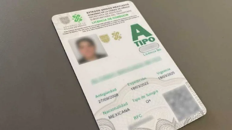 ¿Quiénes pueden tramitar la licencia de conducir permanente en agosto?