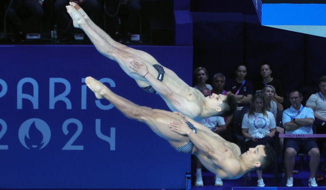 Osmar Olvera y Juan Manuel Celaya obtienen plata histórica desde el trampolín en París 2024