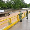 Alertan a población aledaña a río Balsas por desfogue de las presas El Infiernillo y La Villita en Michoacán