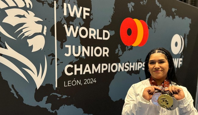 Mayrín Hernández repite como campeona mundial juvenil de levantamiento de pesas