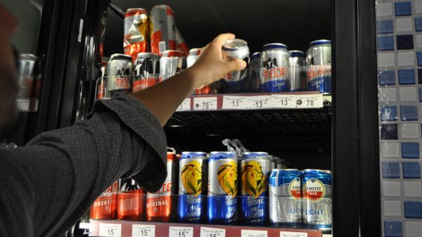 ¿A qué hora dejarán de vender bebidas alcohólicas en el Oxxo este 15 y 16 de septiembre?