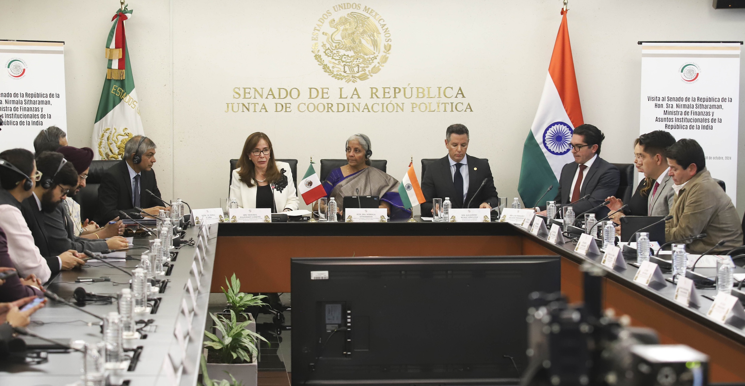 México está listo para recibir inversiones extranjeras, aseguran senadores