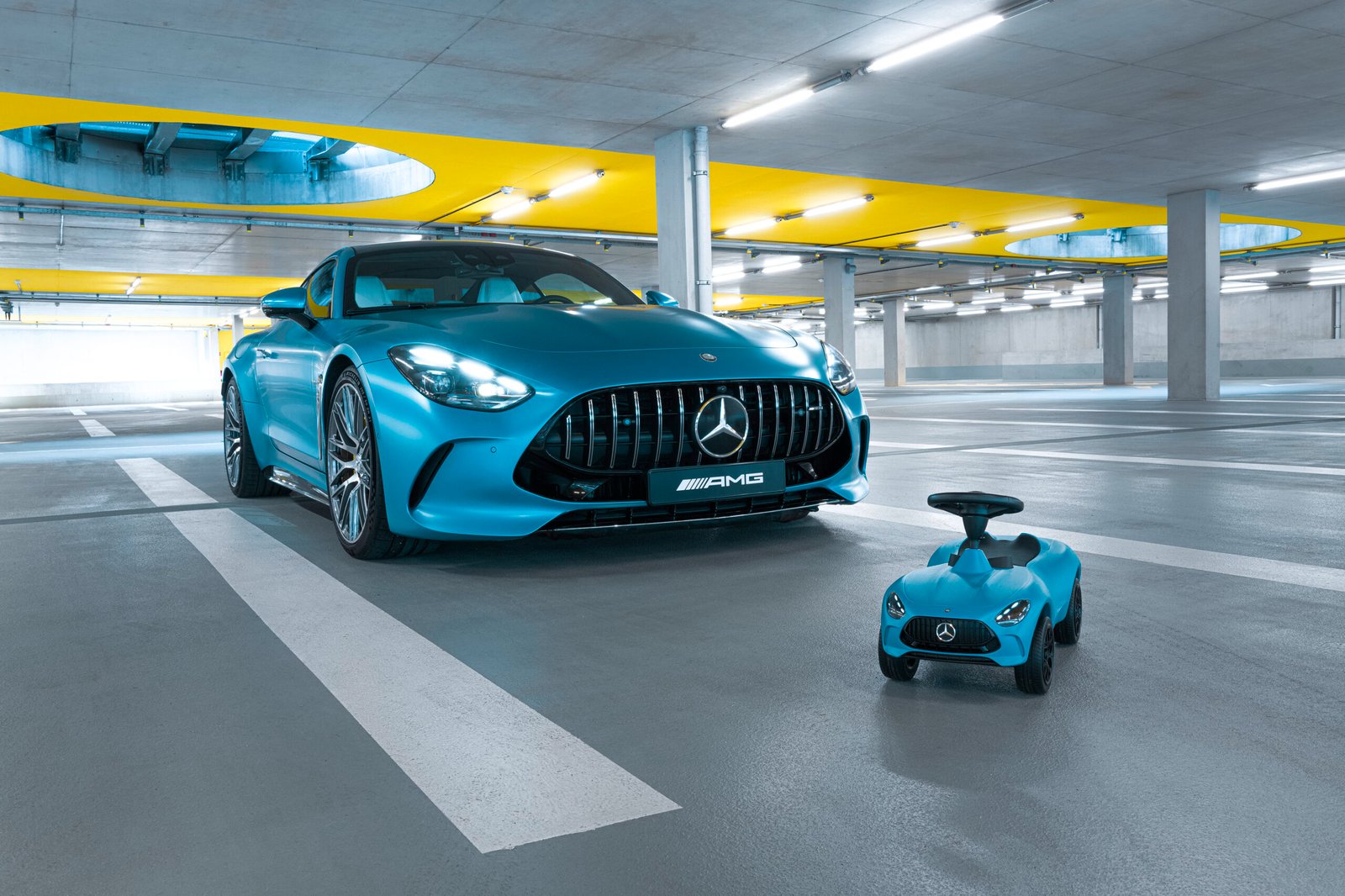 Mercedes-Benz lanza la séptima generación de vehículos infantiles: el Bobby-AMG GT