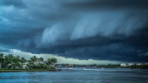 Tormenta tropical 'Raphael' amenaza a México: ¿cuándo se convertirá el huracán?