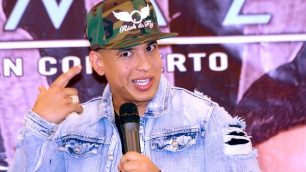 Esposa de Daddy Yankee le responde sin contemplaciones y de frente