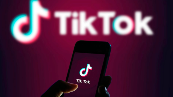 “Raw, siguiente pregunta”: La tendencia de TikTok que redefine la expresión del deseo