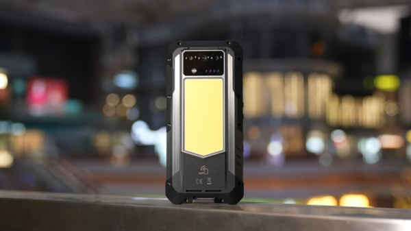 El teléfono ultra resistente que desafiaba al clásico Nokia: batería de hasta seis meses sin recarga