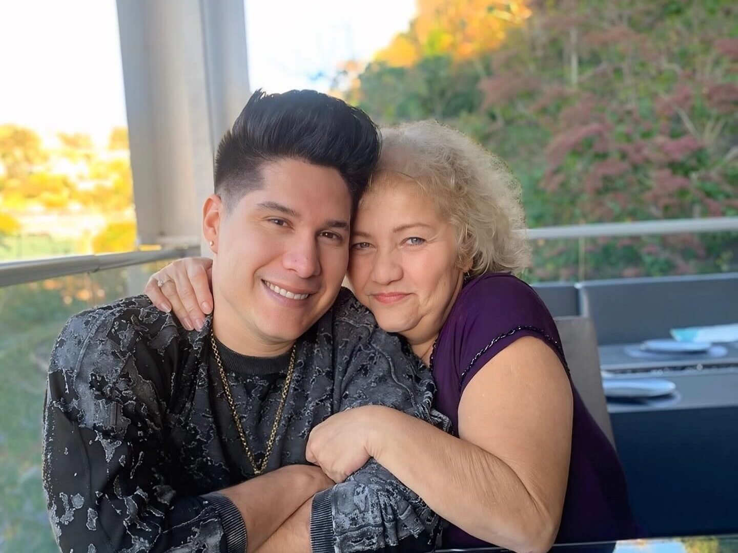 Chyno Miranda se reencuentra con su madre tras largo distanciamiento