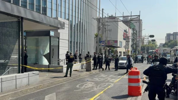 Balacera en Insurgentes Sur, fuera del Metro CDMX, deja un muerto