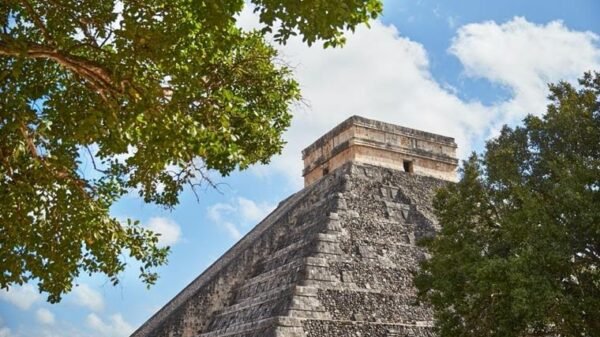 Equinoccio de Primavera en Chichén Itzá: Viaje de lujo desde Kempinski Hotel Cancún