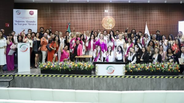 Mujeres alzan la voz por sus derechos, en el Senado