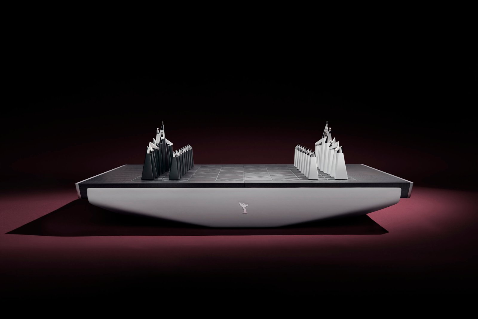 Rolls-Royce presenta su primer juego de ajedrez