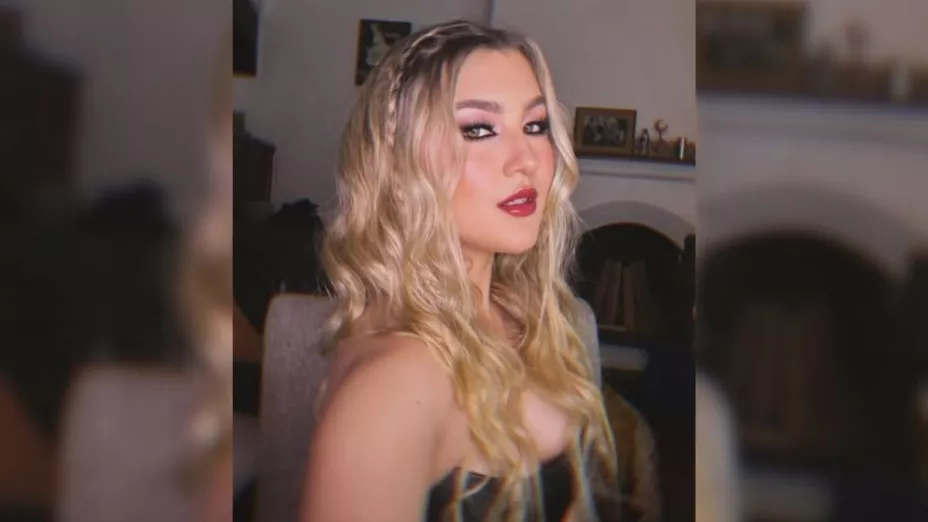 Melenie Carmona presume en leggins cómo quedó su cinturita tras hacerse un arreglito