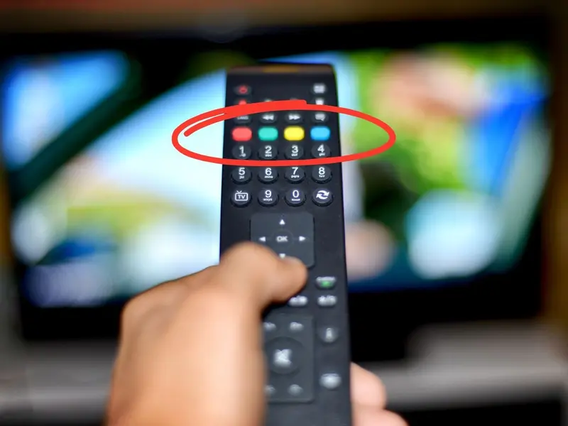 ¿Para qué sirven los botones de colores del control remoto?