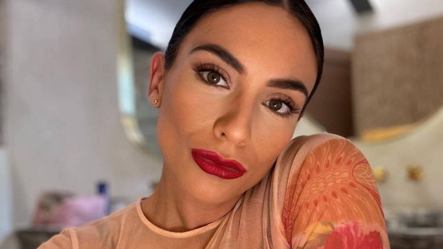 Ana Brenda comparte emotivo video presentando a su bebé ante sus perritas