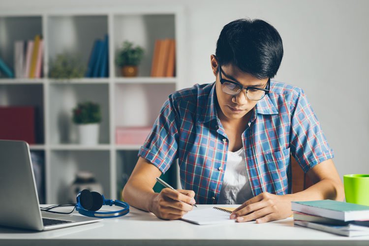Estados Unidos suspende entrevistas de visa para estudiantes extranjeros