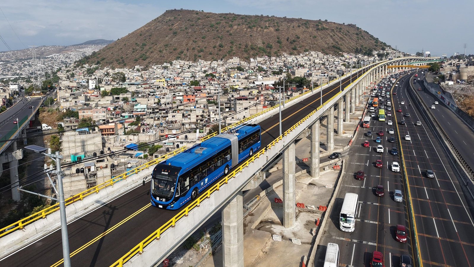 Sheinbaum da banderazo a pruebas del Trolebús Chalco-Santa Marta