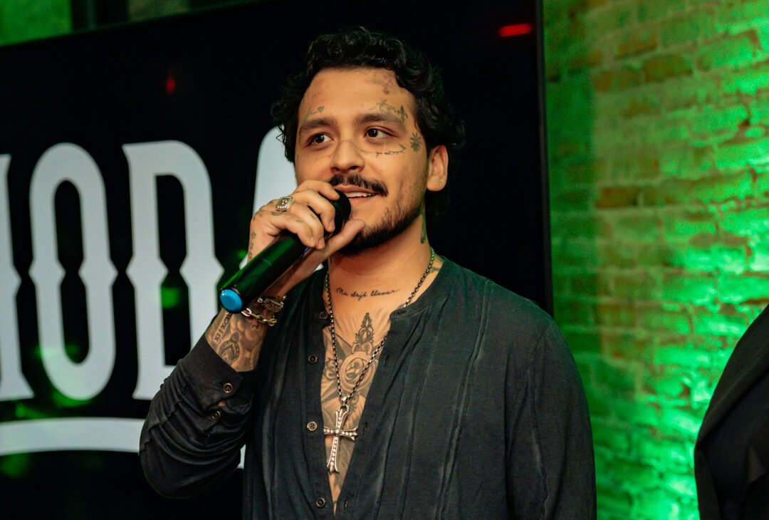 Christian Nodal quiere sacar propia su línea de ropa