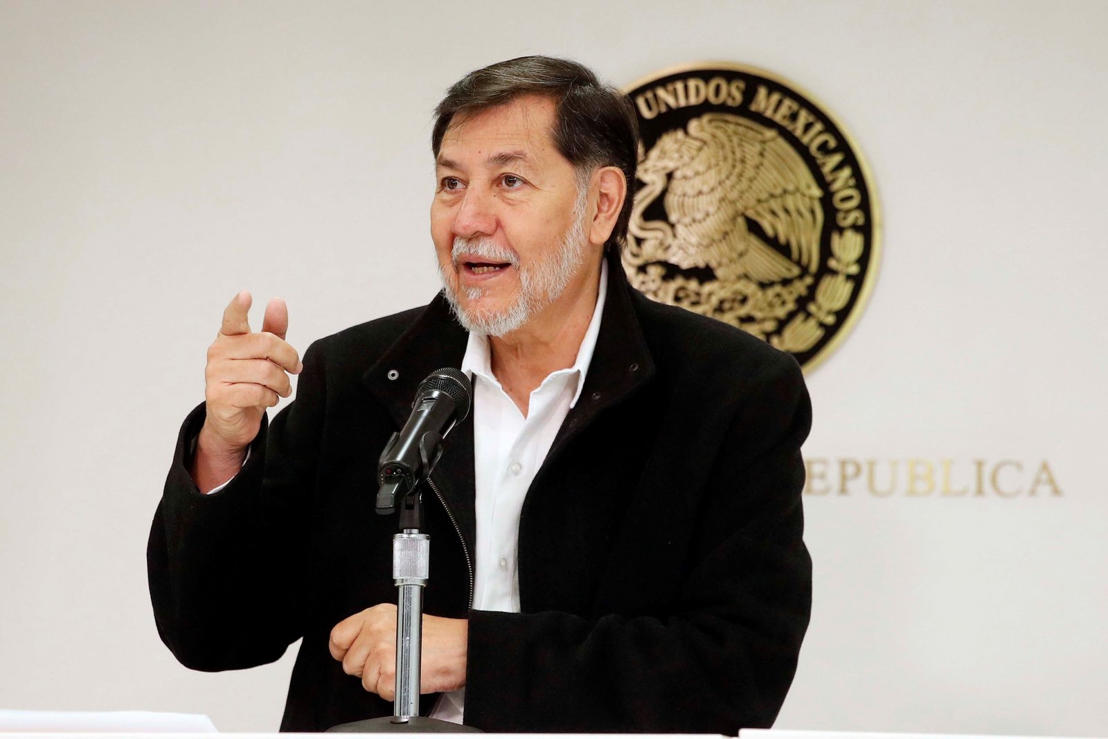Condena Fernández Noroña la “cacería de migrantes” emprendida por el gobierno estadounidense en Los Ángeles