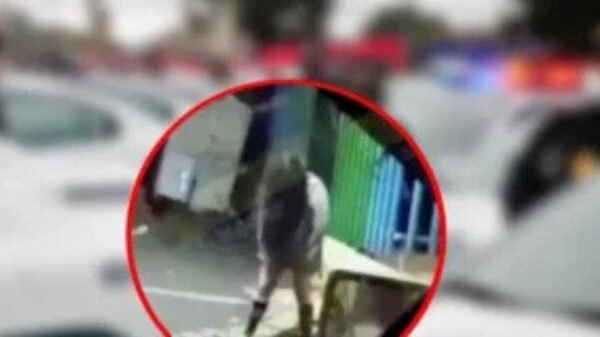 Policías de Xochimilco graban extraña figura femenina durante patrullaje nocturno