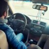 Mujer acusa a chofer de Uber de acoso por mirarla por el retrovisor