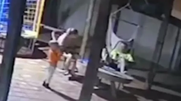 Niño de 2 años mata accidentalmente a su madre con arma del padre