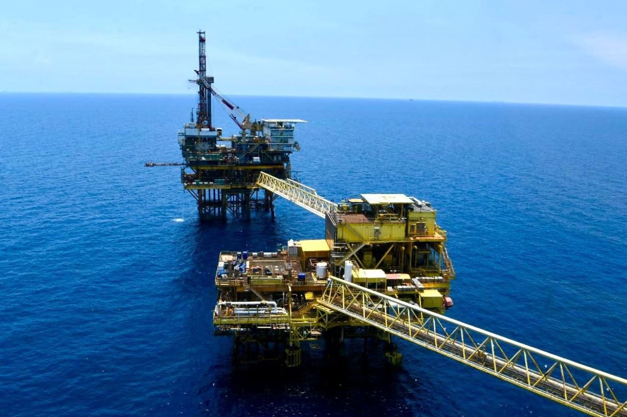 Precio del petróleo mexicano supera los 70 dólares