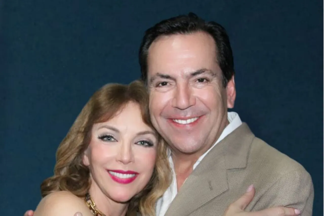 Laura Flores estalla en lágrimas al enterarse que su ex la bloqueó de redes