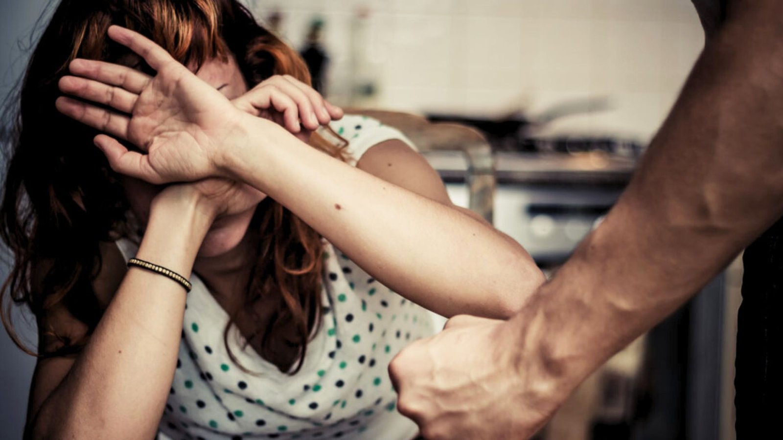 Graban a hombre golpeando a mujer en la Magdalena Contreras