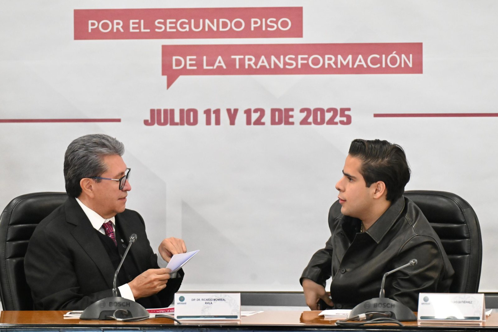 "Queremos renovar liderazgos": expone Ricardo Monreal ante jóvenes