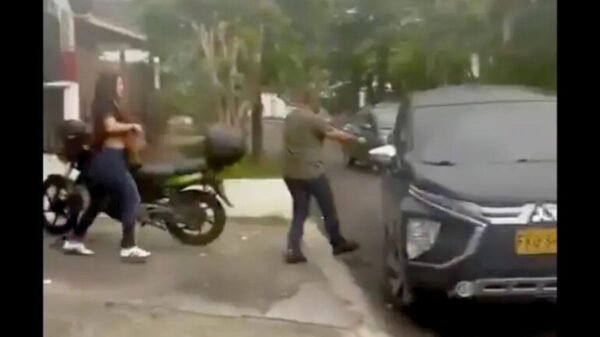 Alcalde de El Dorado es captado saliendo de un hotel en horario laboral