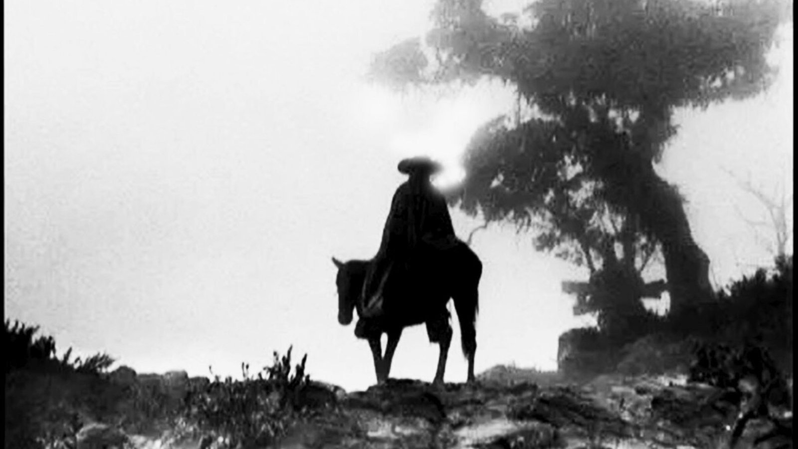 Captan supuesta aparición del Charro Negro durante la madrugada en México