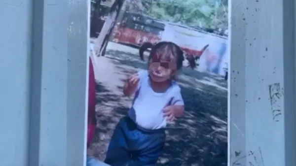Hombre mata a su hija de 2 años con un machete y la entierra bajo un sillón en Chimalhuacán