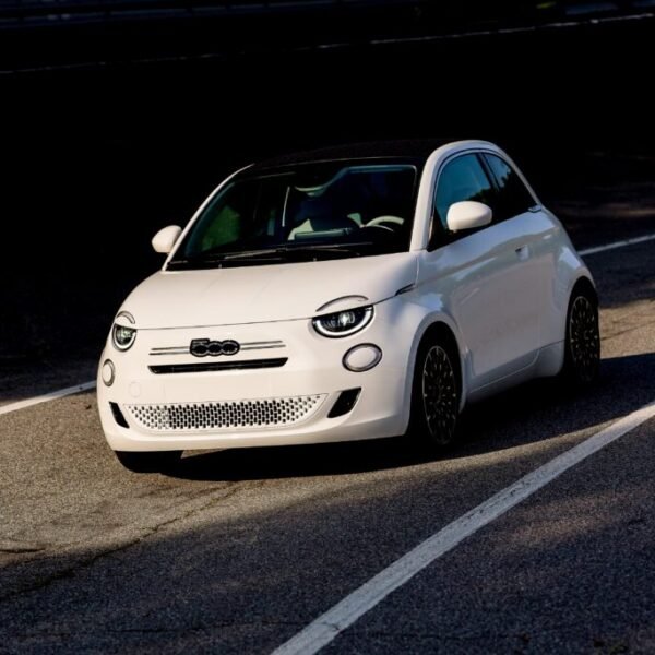 Fiat inicia producción del 500 Hybrid