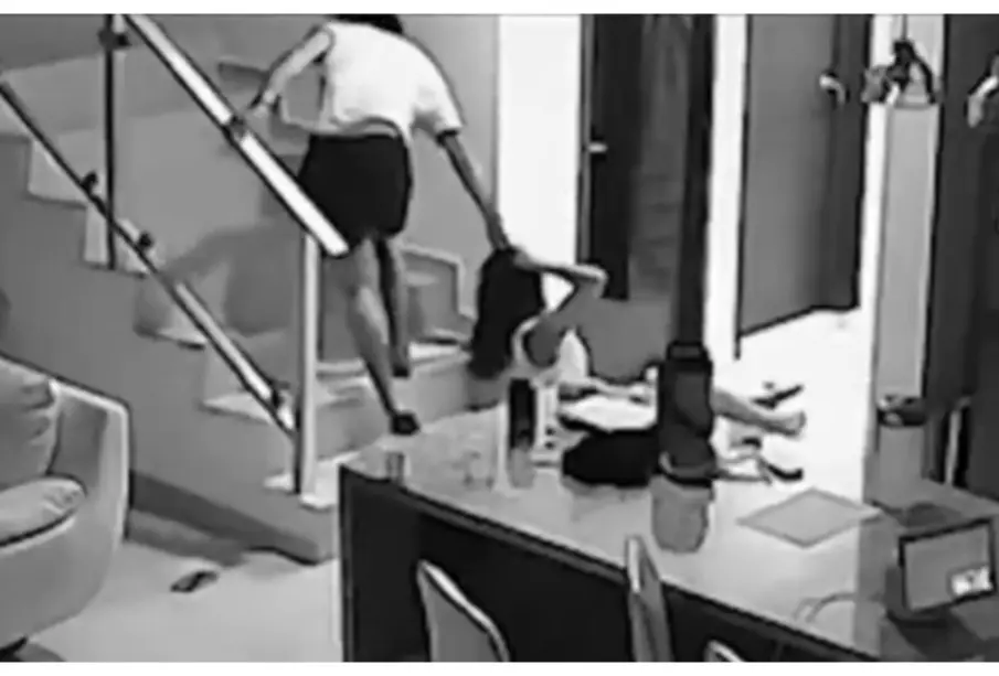 Hombre golpea, arrastra e insulta a mujer en Quintana Roo; tenía orden de restricción (VIDEO)