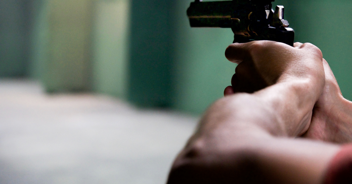 Sujeto es detenido tras asaltar una farmacia en Tláhuac con pistola falsa