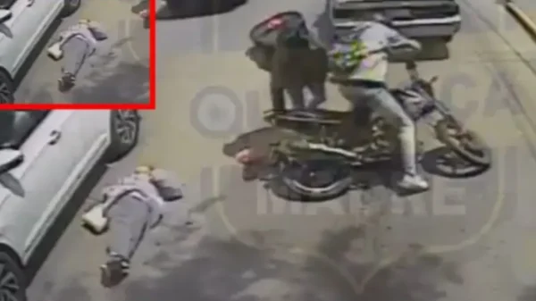 VIDEO: Abuelita es atropellada por repartidor en moto en el Estado de México; familia exige justicia