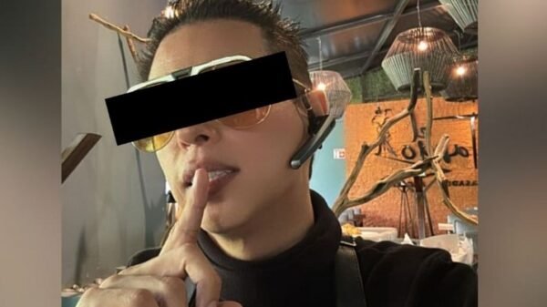 Alex Marín, productor de contenido para adultos, es trasladado de reclusorio en Jalisco