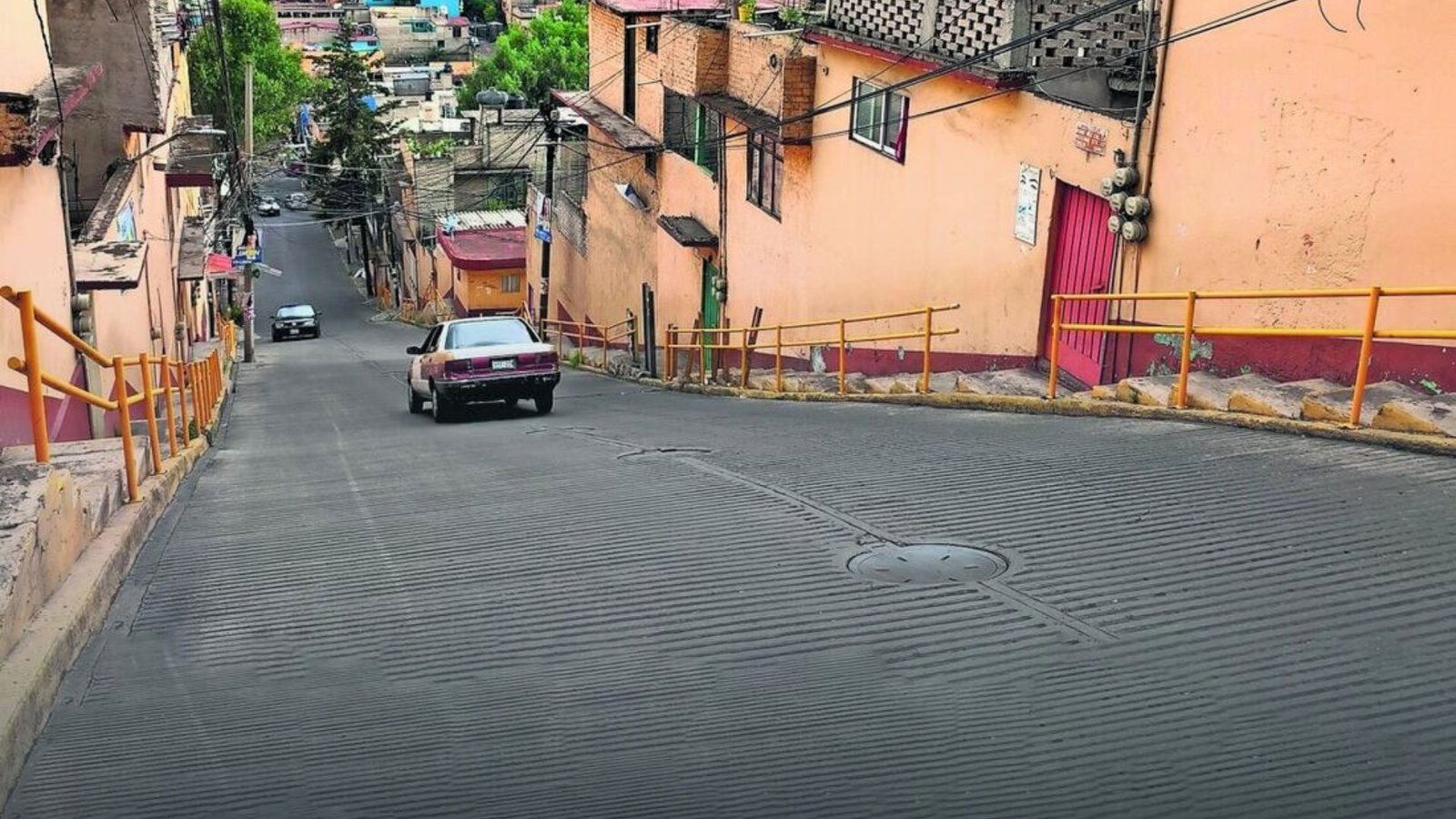 “La Esquina del Diablo”: la calle más peligrosa de Álvaro Obregón se convierte en cascada debido a fuertes lluvias