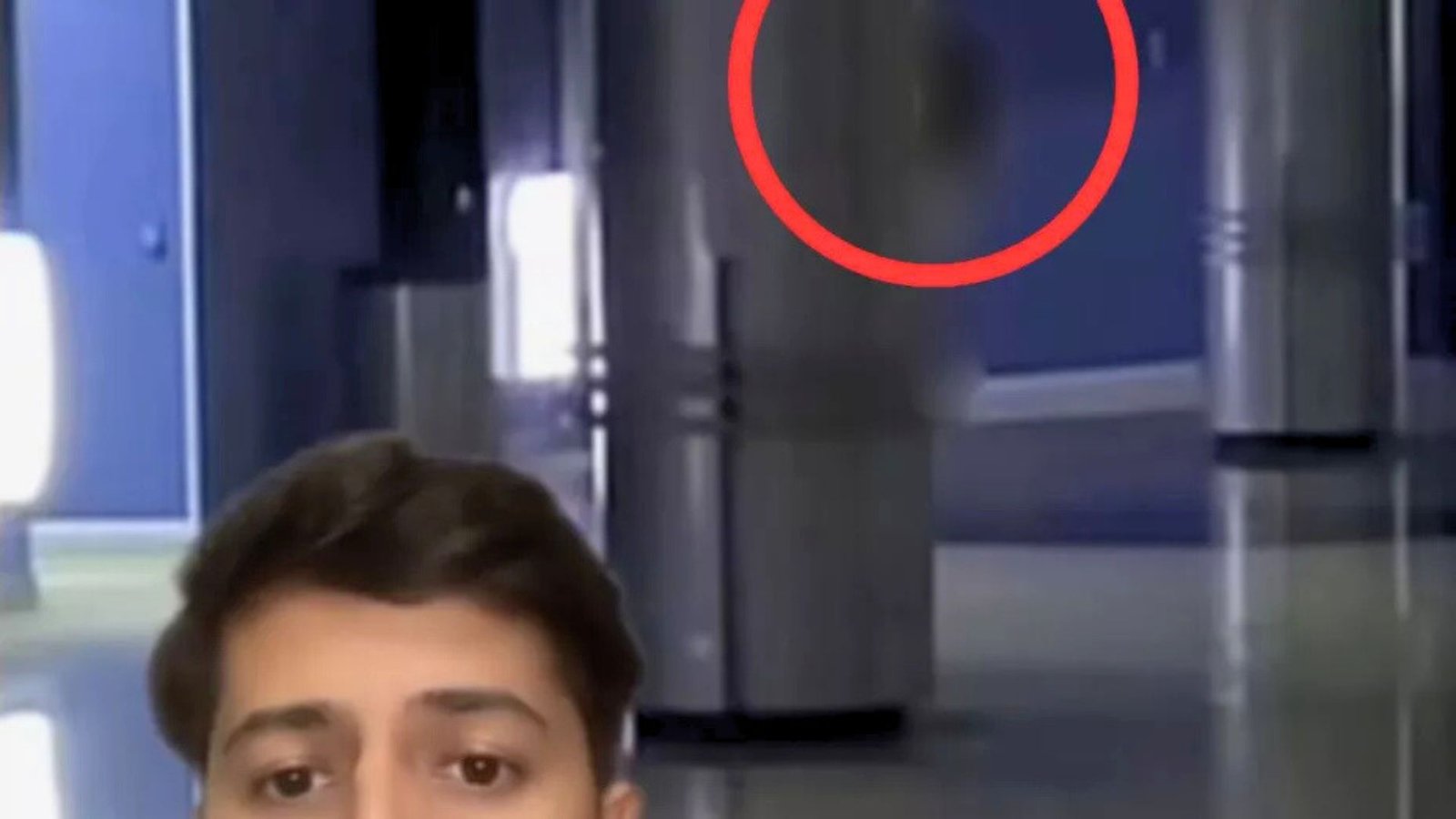 Video muestra supuesta aparición de mujer fantasma en cine de Mexicali