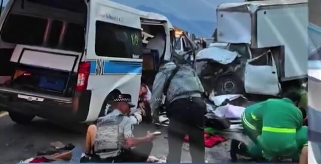 5 muertos y 4 heridos deja choque sobre la Autopista Siglo XXI - México Ya