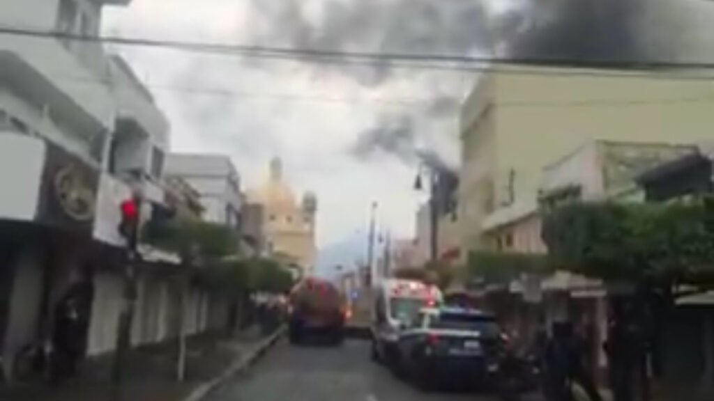 Se incendia tienda de telas en el centro de Colima - México Ya